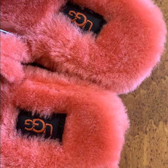 UGG Slippers - Picture 4 of 6